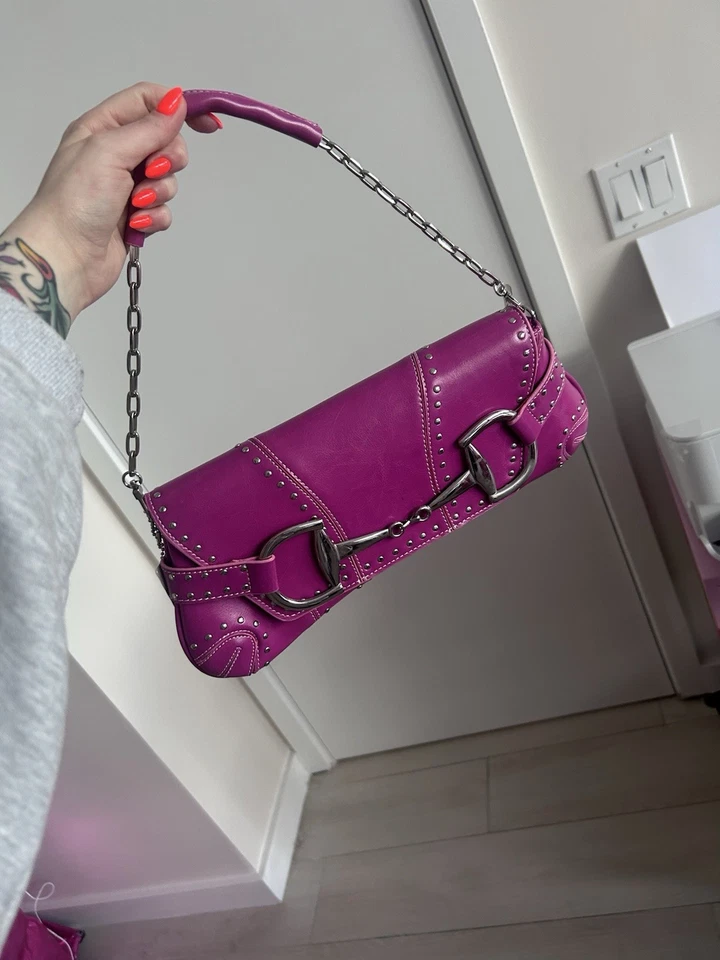 罕见 Rina Rich 热销粉色洋红色镶嵌马位 Y2K 单肩包钱包 — 第 2/4 张图片