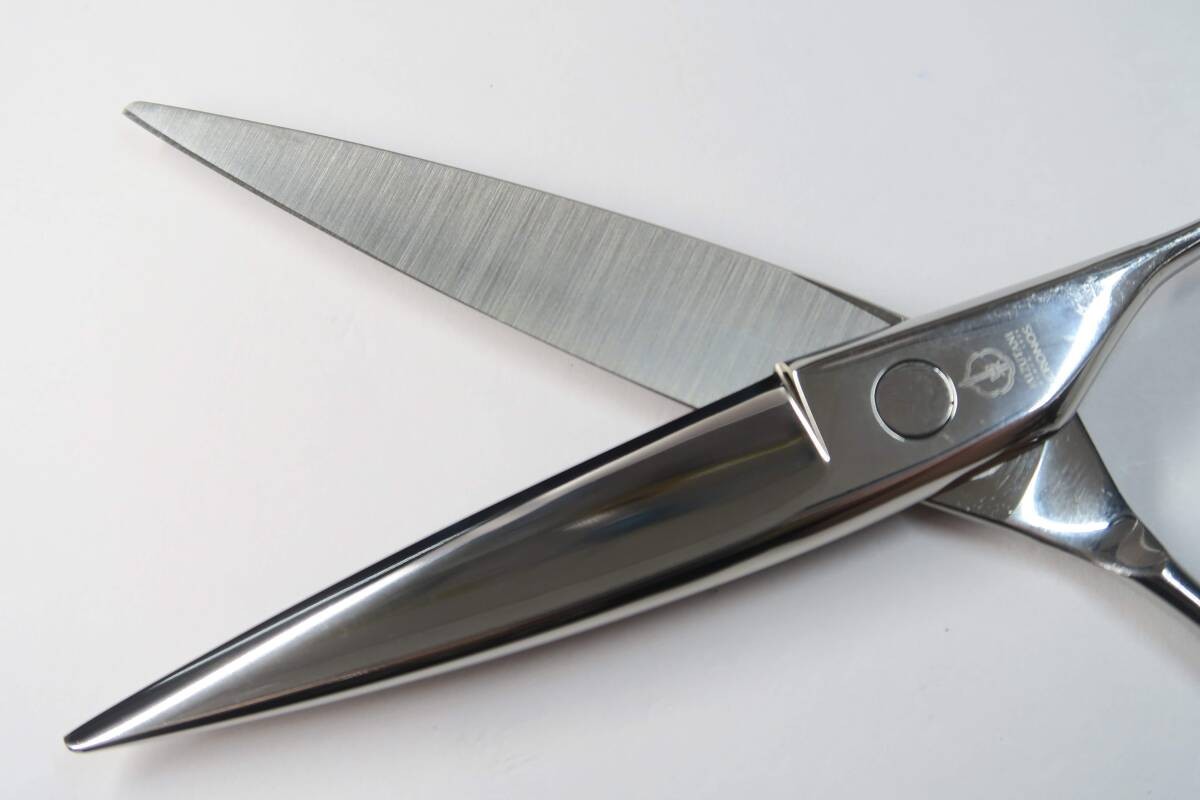 Used MIZUTANI SCISSORS CRONOS 2 Scissors 5.8 inches Right-Handed, for Dry Cuttin