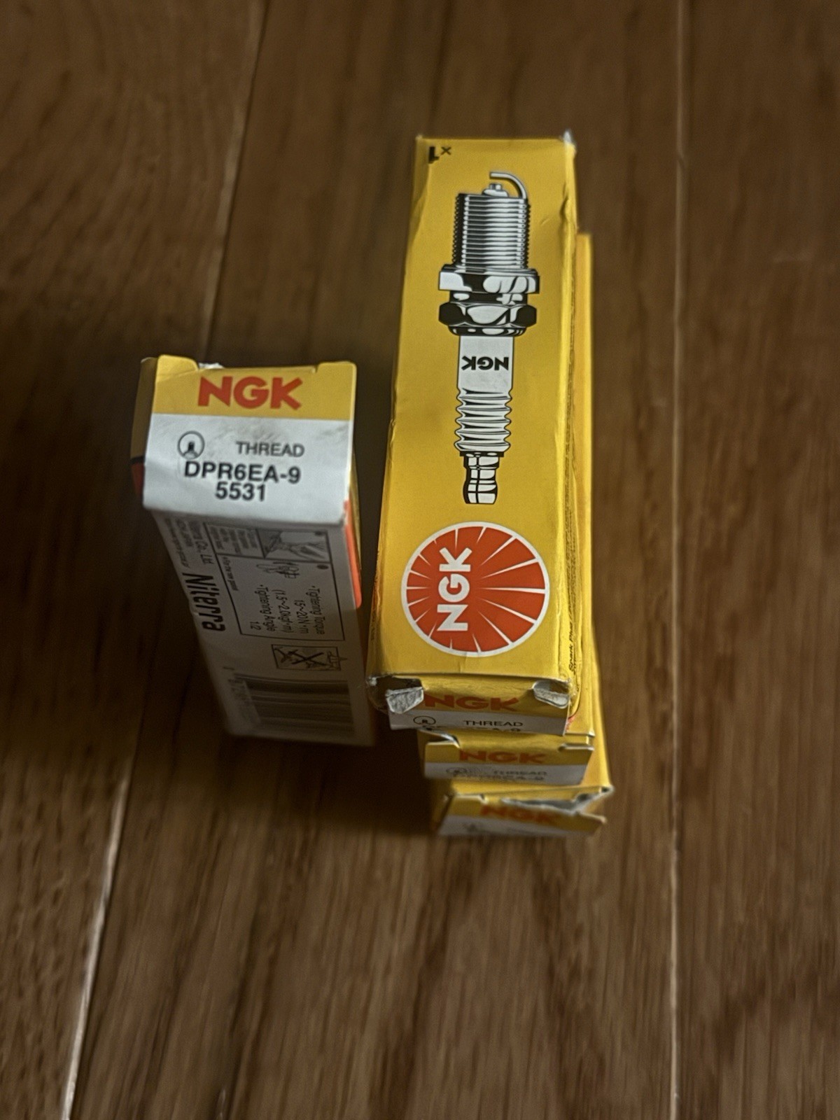 New NGK Spark Plugs DPR6EA-9 5531