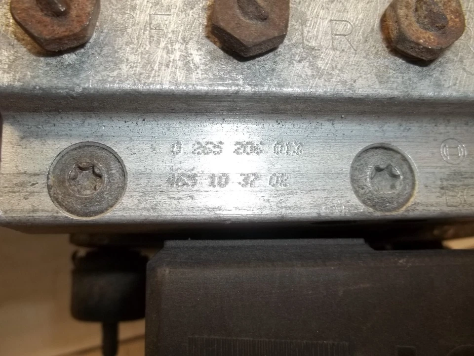 93-94 CADILLAC DEVILLE SEVILLE ELDORADO OEM CONJUNTO BOMBA DE FRENO ANTIBLOQUEO ABS Foto 3 de 4