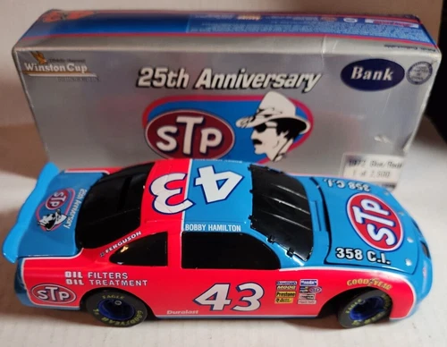 Action Winston Cup Richard Petty STP #43 Bobby Hamilton 1972 Pontiac  1:24 Bank