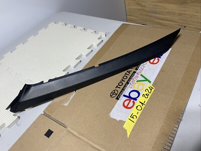 2020-2024 TOYOTA CAMRY Se Xse Front LEFT BUMPER Upper MOLDING