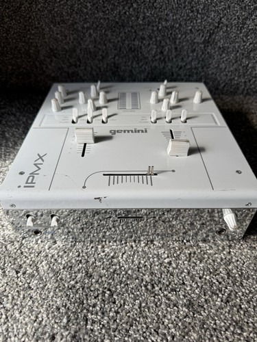 Gemini iPMX iSeries Professional 2 Channel Stereo Mixer - Picture 2 of 6