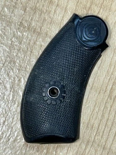 Harrington & Richardson 32 S&W, Revolver Grips (tight grip only)