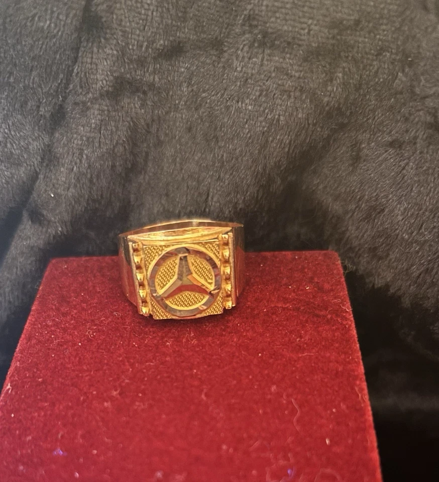 585 Gold Goldring MERCEDES STERN