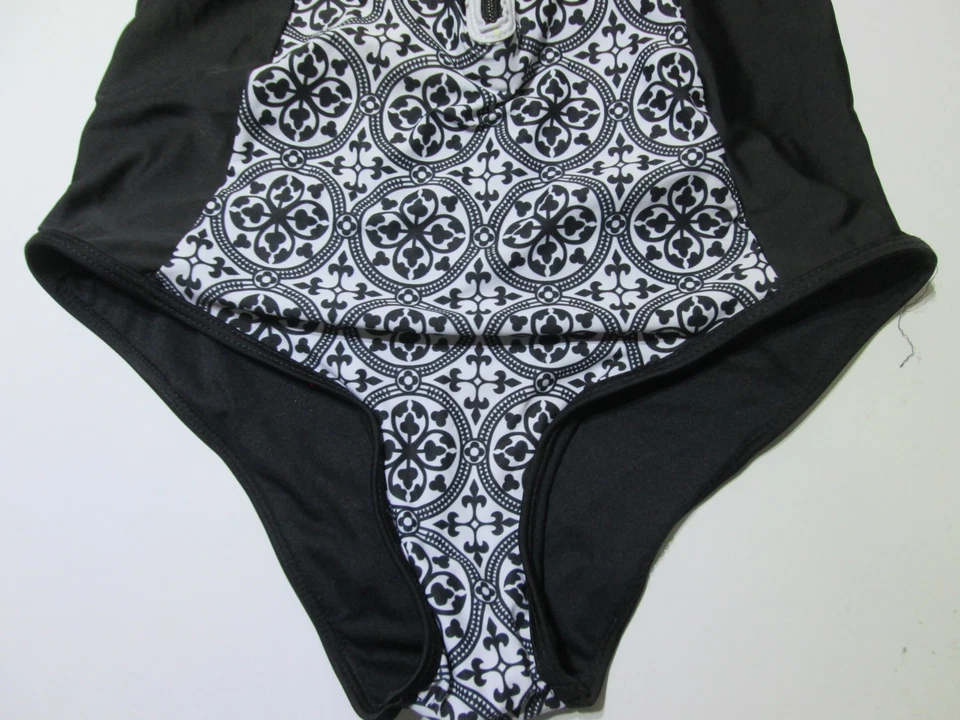 Unbranded Womens Size M One Piece Swimsuit Black Wireless Lined Zipper Front - Image 3 of 4
