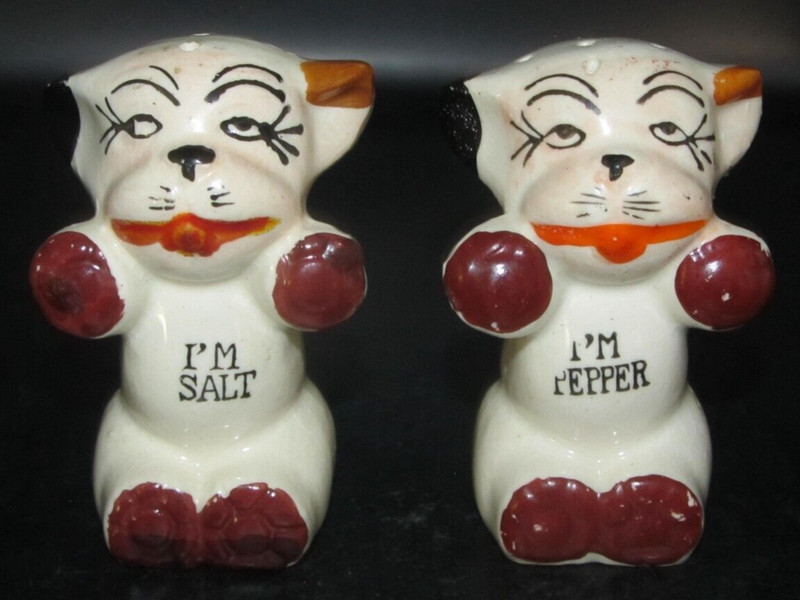 VINTAGE Figural Salt & Pepper Shaker Set Ceramic Japan Dogs I'm Salt I'm Pepper