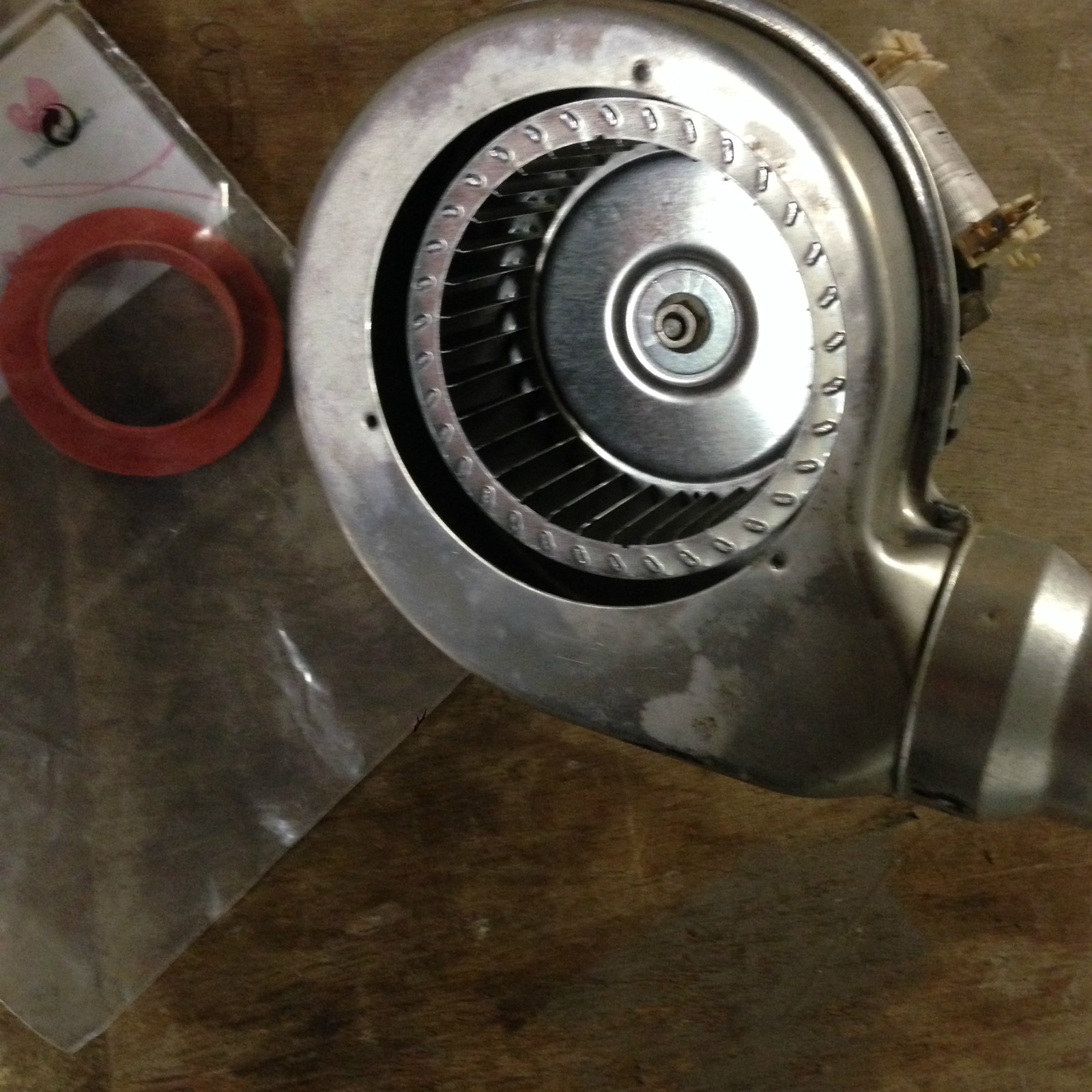 Extracteur Ditac 670107 pour chaudière Saunier Duval Thema