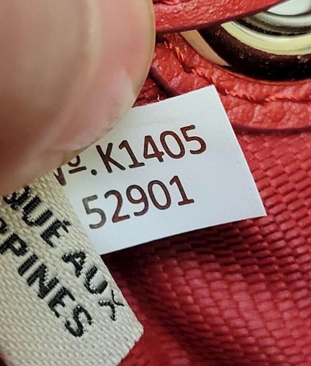 COACH/コーチ Coach Crinkle Patent Swing Zip Bag 20, B4/Chalk: Handbags