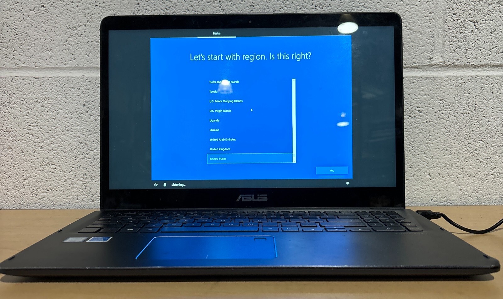 Asus Laptop Q525U Touchscreen Core i78550U 24GB RAM 250GB SSD