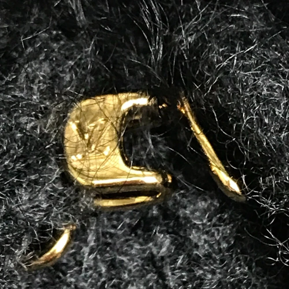 LOUIS VUITTON（LV） Poncho con cappuccio Louis Vuitton lavorato a maglia grigio cashmere