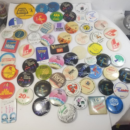 Vintage French Canada Quebec Promo Advertising Oldschool Round Pin Buttons Lot