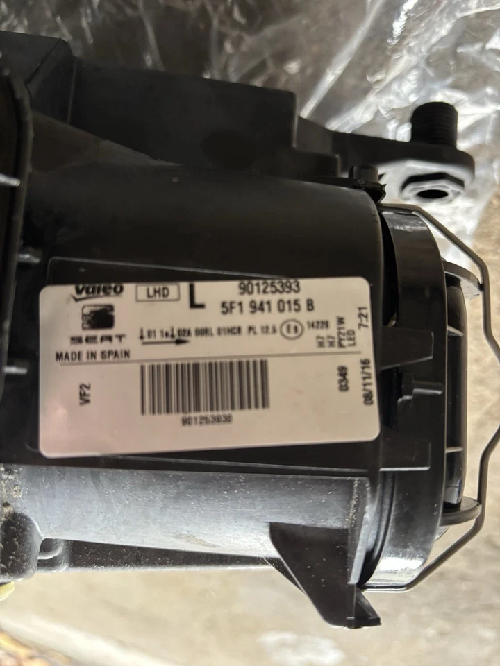 Seat Leon Scheinwerfer original Valeo mit LED Tagfahrlicht - 5F1941015 B - Bild 2 von 4