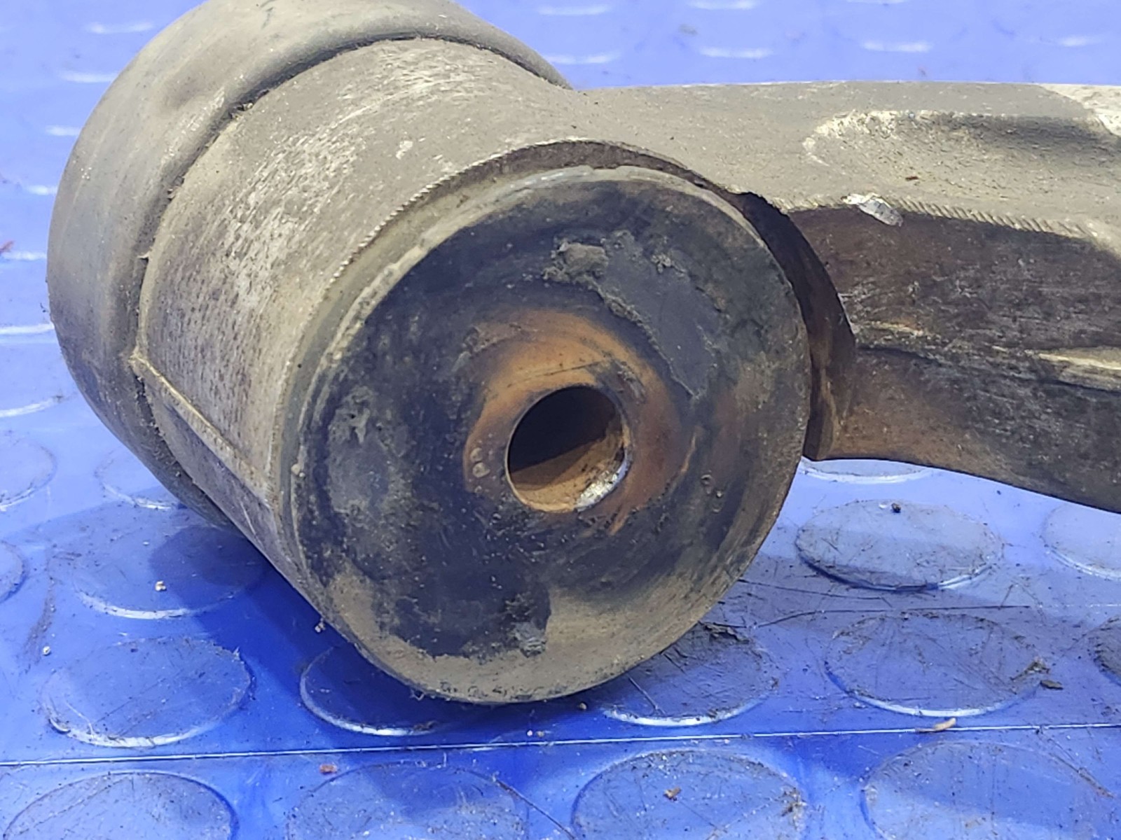 08-12 Maserati Quattroporte M139 Front Lower Control Arm Right Passenger Side