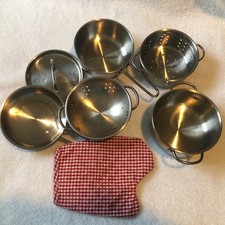 Melissa  Doug Play Kitchen Pots  Pans.  1 Unmarked Pan Mitt Lid 7 Piece Set