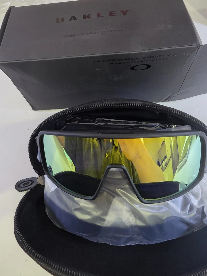 Oakley sunglasses Sutro
