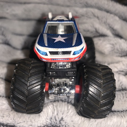 Hot Wheels Monster Jam Marvel Captain America Monster Truck 1:64 Scale 2018 - Picture 2 of 5