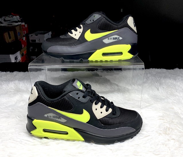 nike air max 90 essential black volt