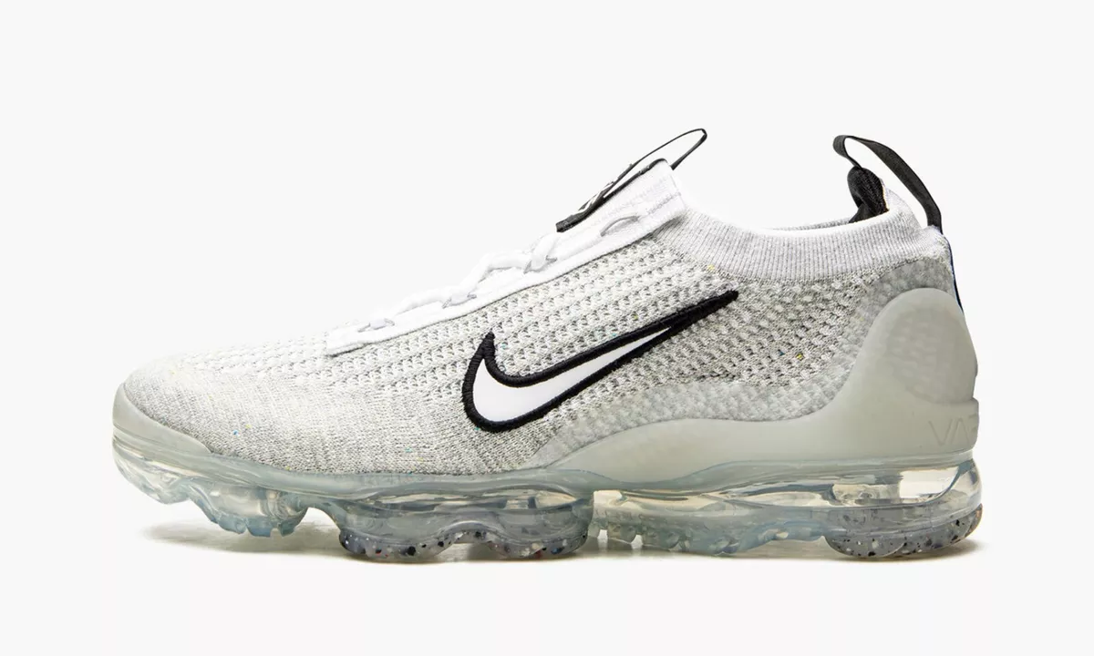 Vapormax white hotsell metallic silver