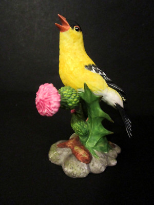 The Franklin Mint Porzellanfigur American Goldfinch ''Vögel und Blumen der Welt''