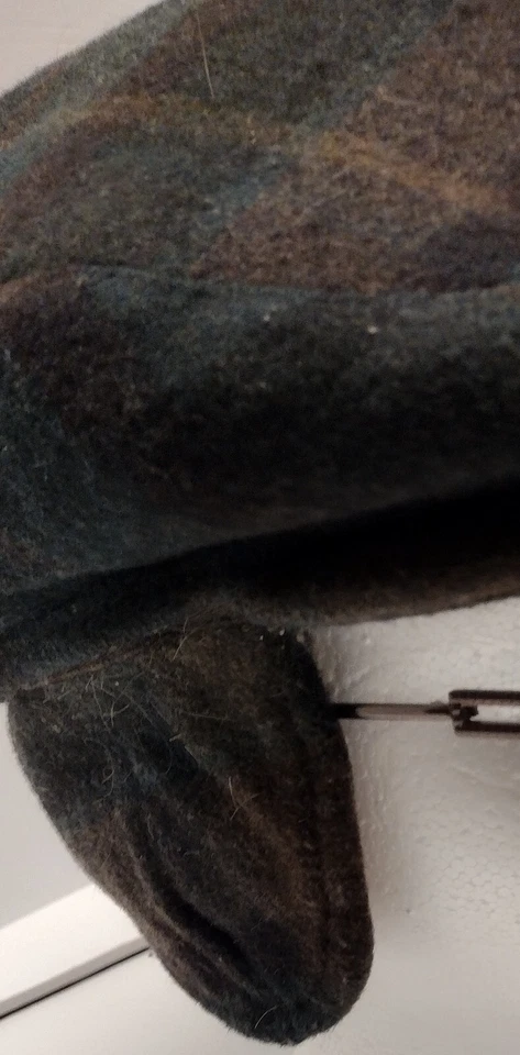 paperboy hat W/Ear Warmers Wool/ Cashmere/Acrylic  Plaid Green And Brown Vintage - Image 2 of 4