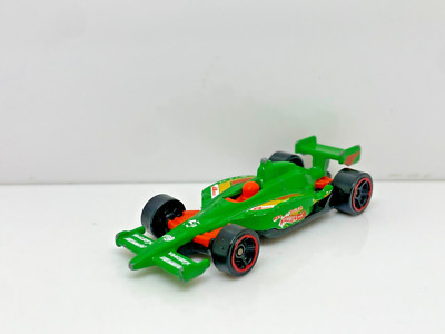 HOT WHEELS F1 CAR GREEN FJW09 2011 MALAYSIA 1:64 106