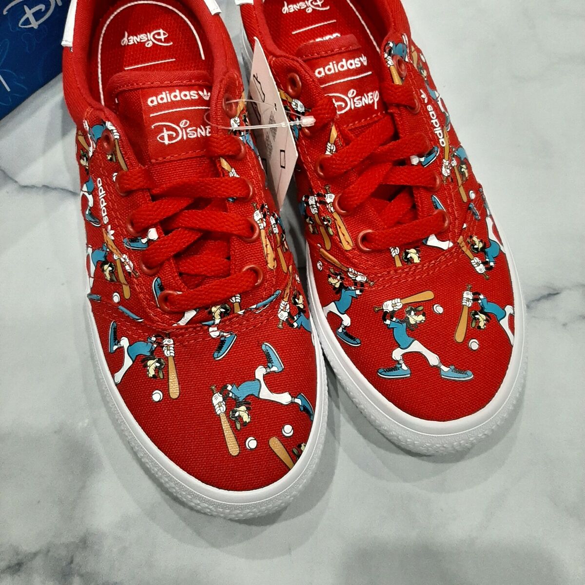 人気のクリスマスアイテムがいっぱい! adidas Disney ZX 10,000 人気のクリスマスアイテムがいっぱい! adidas Disney ZX 10,000
