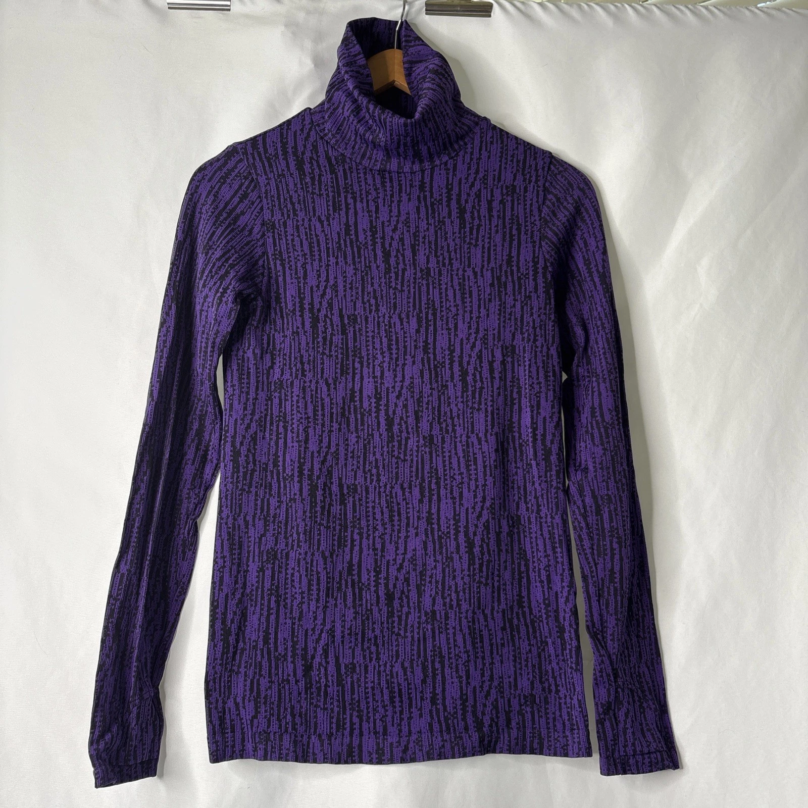 Athleta S Flurry Elemental Seamless Turtleneck Top Base Layer Athletic Purple