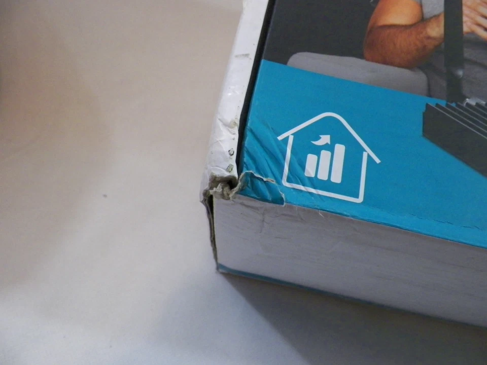 (b) SureCall Fusion4home Cell Phone Signal Booster Kit w/Yagi - SCPOLYH72YRAKIT - Image 4 of 4