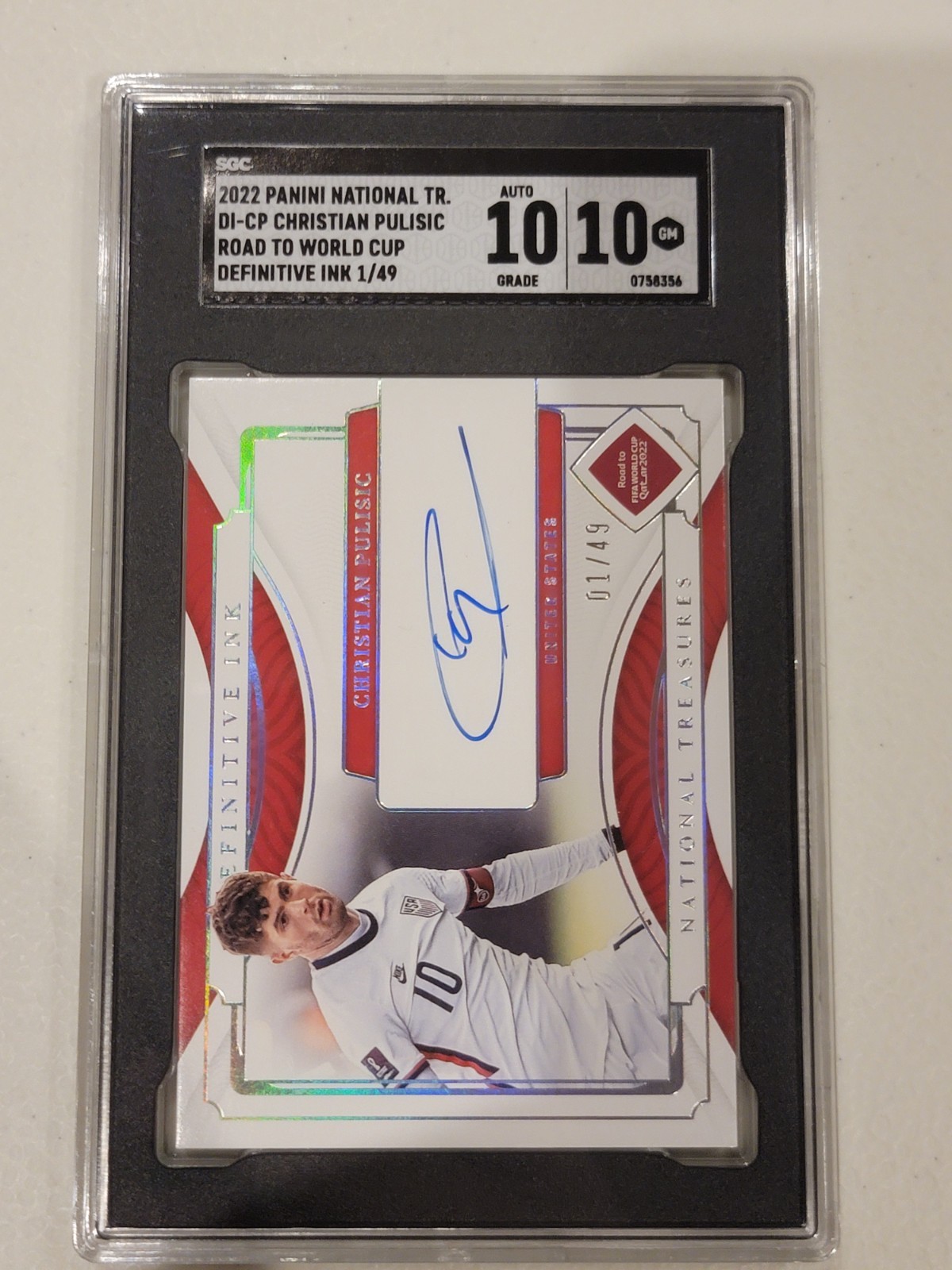 2022 National Treasures Christian Pulisic Definitive Ink Auto 1/49 SGC 10 DI-CP view 1