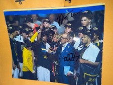 Photo 8x10 signée équipe Wolverines du Michigan 2025 basket championnats nationaux