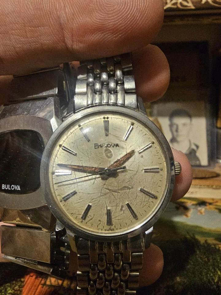 orologio bulova computron vintage con un altro orologio Bolova entrambi così com'è - Immagine 3 di 4