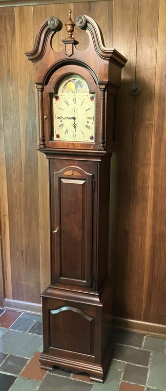Howard Miller Grandfather Clock Model #610-790 Shreveport in excellent condition
