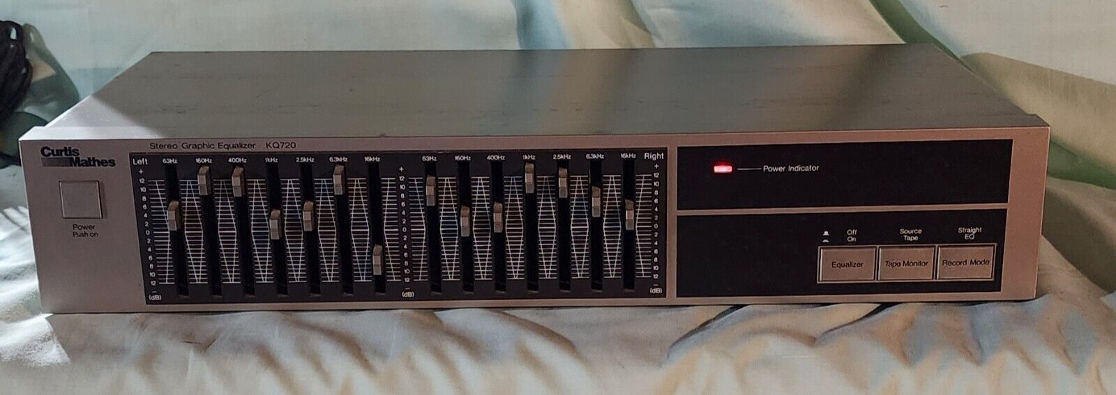 Curtis Mathes Stereo Graphic Equalizer Model KQ720 LIGHTS UP