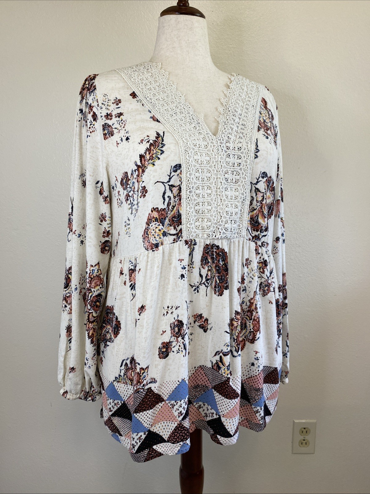 Maurice’s Boho Peasant Top. Lace Trim. Cream. Balloon Sleeves. Floral. XL