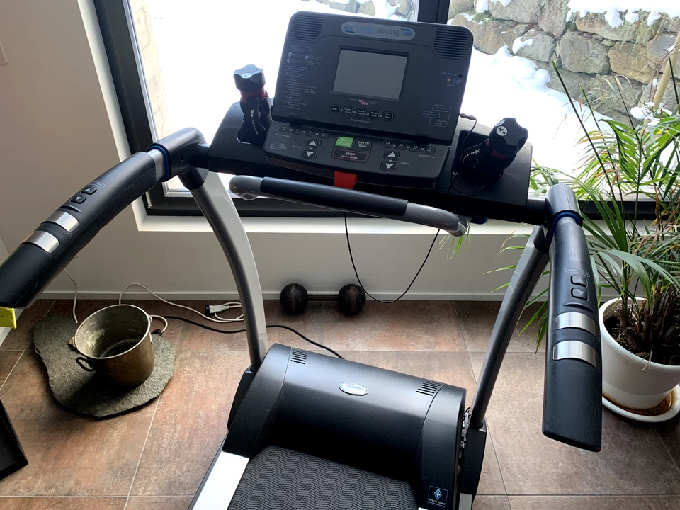Laufband Cardiostrong TX 70i, klappbar, gebraucht - Bild 2 von 2
