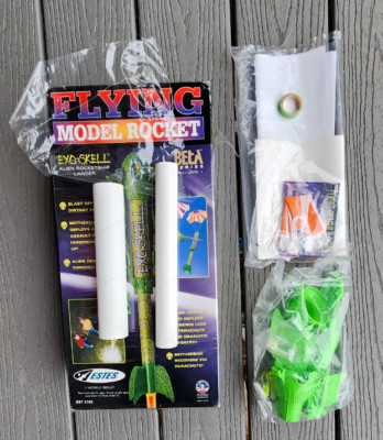 ESTES EXO-SKELL ALIEN ROCKET LANDER FLYING MODEL (ENGINES NOT INCL) # 2163 O/B
