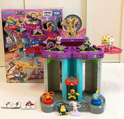 Pokemon Moncolle Kyodai Battle Tower Playset with 10 Figures