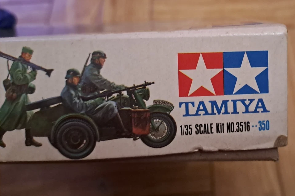 BMW R75 with Sidecar - Tamiya military minuatura - Kit 3516 scala 1:35 - Immagine 3 di 4