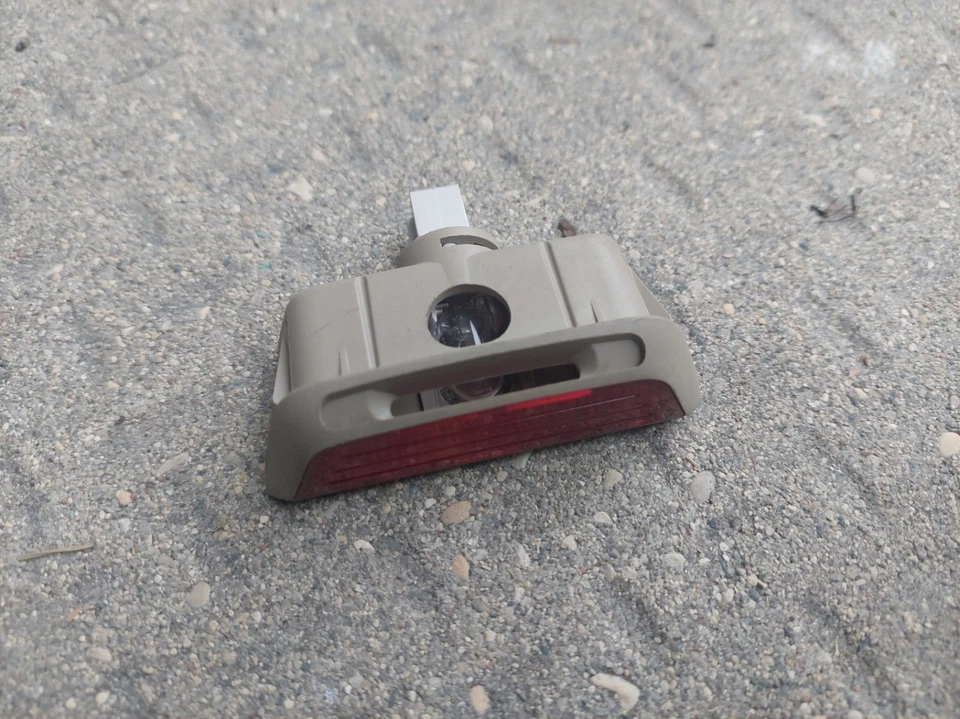 08-14 Mercedes C250 Front/Rear Left/Right Door Light  OEM A2048207901 - Image 3 of 4