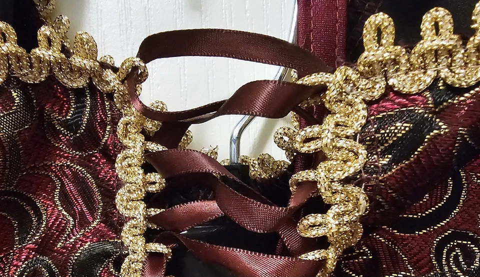 Genie Costume set Women's Red/Maroon Gold lace Halloween Large Tall/XL Tall. - Image 4 of 4