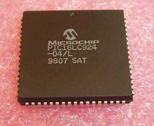QTY (5) PIC16LC924-04/L MICROCHIP PLCC-68 8 bit MCU W/ LCD DRIVER NOS