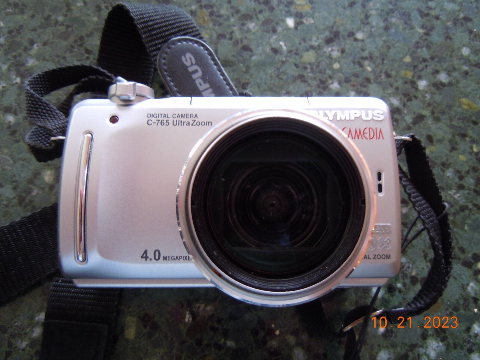 Olympus CAMEDIA C765 Ultra Zoom 4.0MP Digital Camera w/ chargers