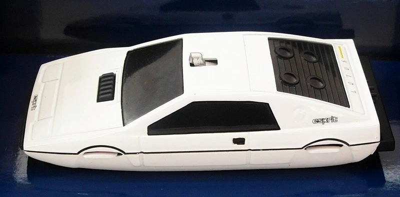 Corgi 1/36 Scale CC04513 - Lotus Esprit S1 Submarine - The Spy Who Loved Me - Image 2 of 4