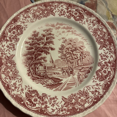 1 Royal Tudor Teller England Speiseteller Handgraviert Ironstone Rot Alt