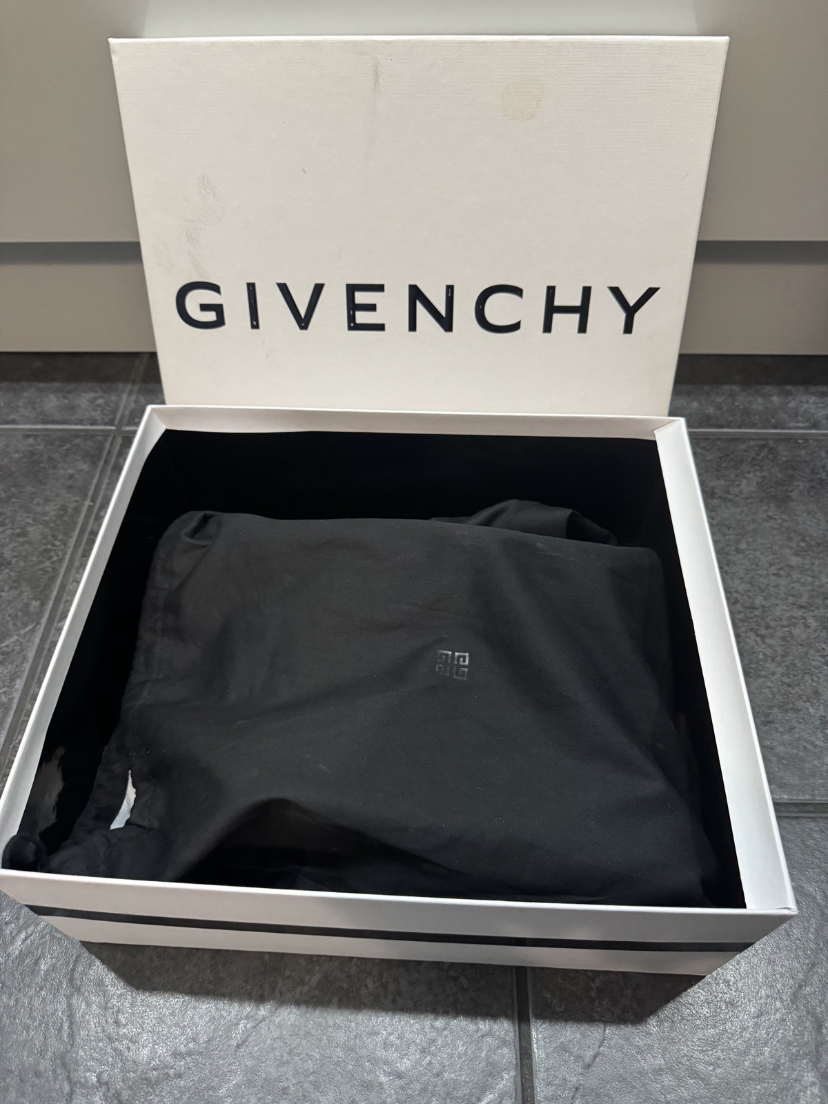 Givenchy Spectre Logo Zip Runner Trainers  white … - image 11