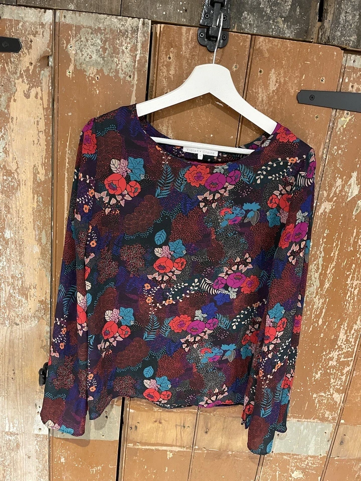 Top de blusa para mujer Violet + Claire talla mediana, multicolores, mangas acampanadas Foto 2 de 4