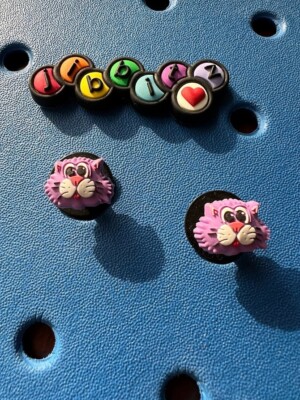 Pair of cat faces Authentic Jibbitz Shoe Charms for Crocs. Rare 1st Gen! (NEW)