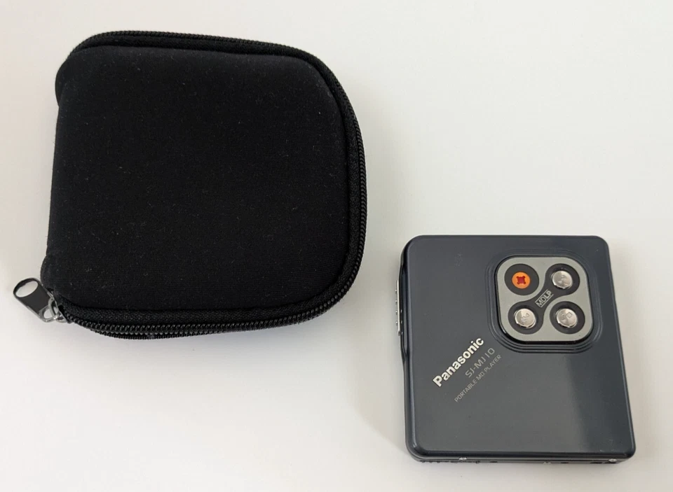 1 x Blue Panasonic SJ-MJ10 Minidisc Player with Remote Control - Image 2 of 4