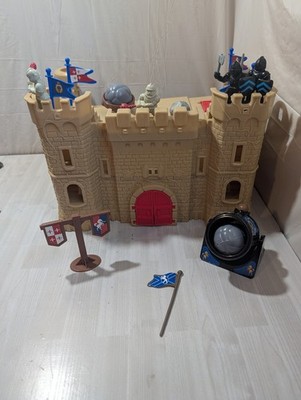 Castle Play Tower Redbox 23 With Knight Figures And Accessories